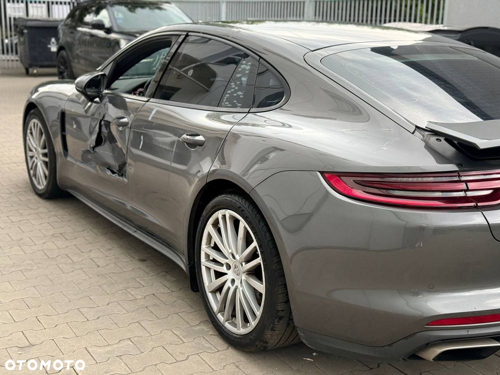 Porsche Panamera 4 - 11