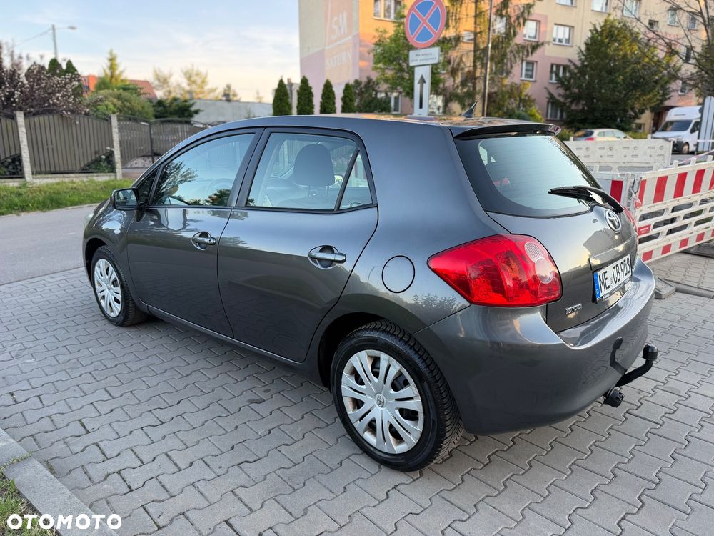 Toyota Auris 1.6 VVT-i Executive - 6