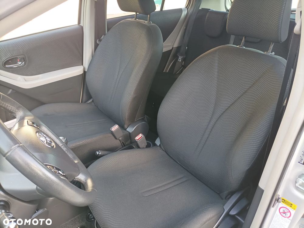 Toyota Yaris 1.33 VVT-i Executive - 17