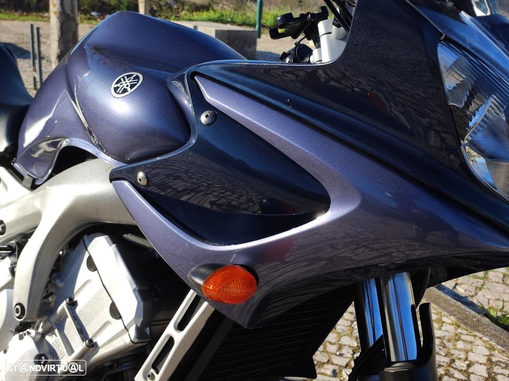 Yamaha FZS - 7