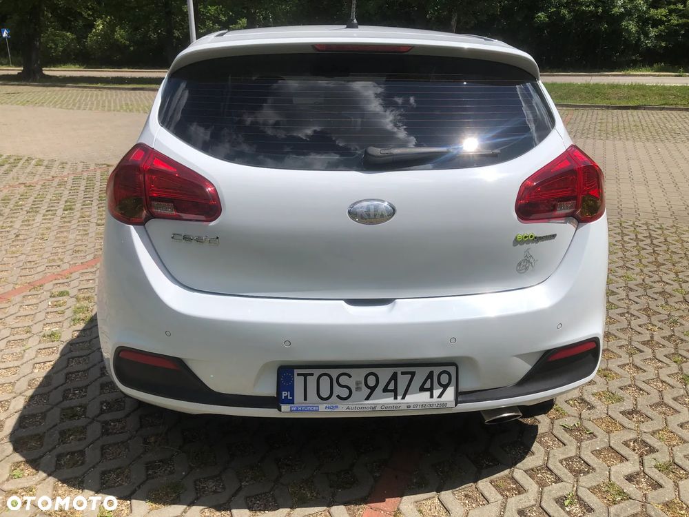 Kia Ceed 1.6 CRDi 128 Dream Team Edition - 26