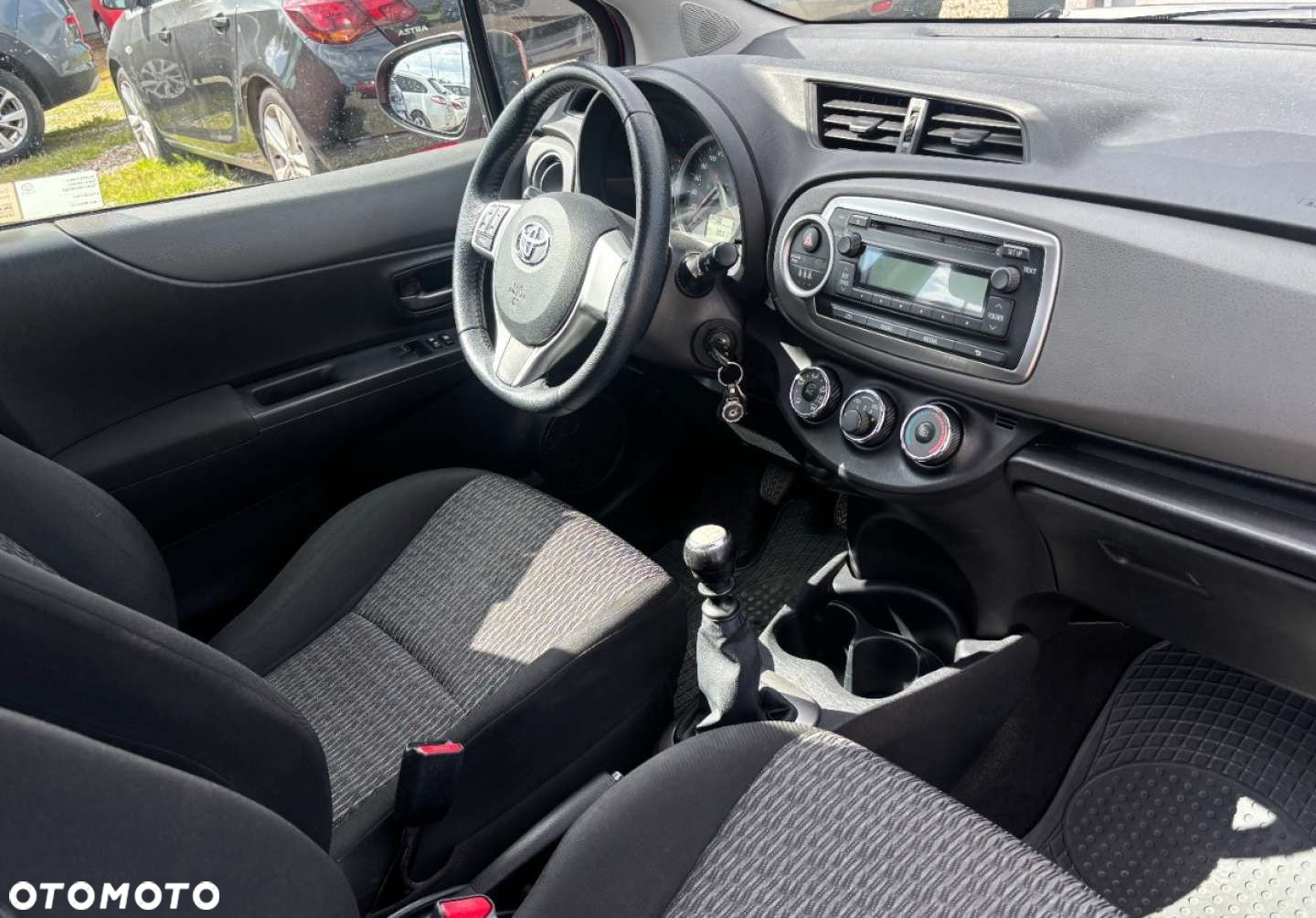 Toyota Yaris - 15