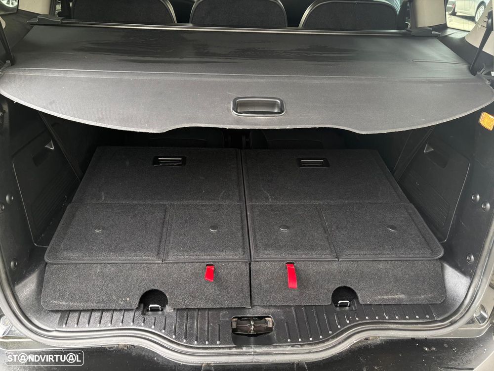 Ford S-Max 2.0 TDCi Titanium 7L - 21