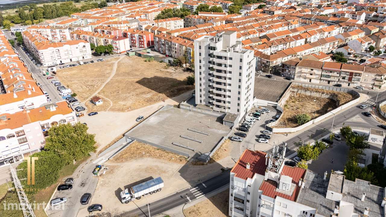 T3 com garagem e varanda, Lavradio, Barreiro - Grande imagem: 2/33