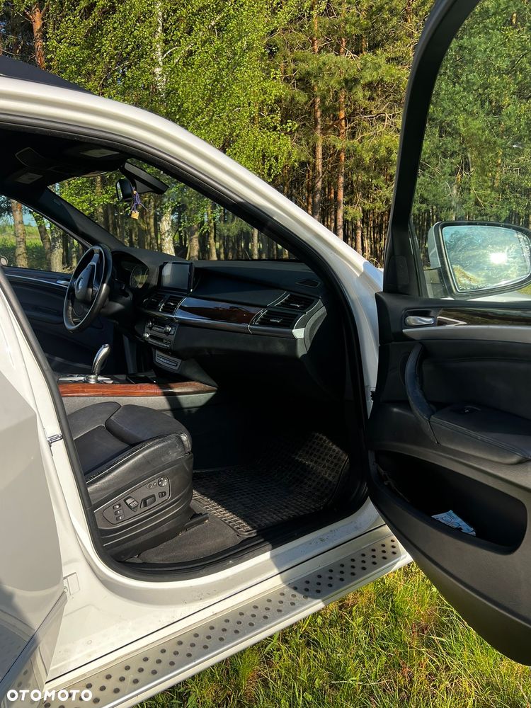 BMW X5 4.8i xDrive - 19