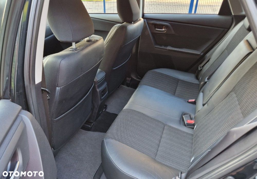 Toyota Auris 1.6 Executive - 31