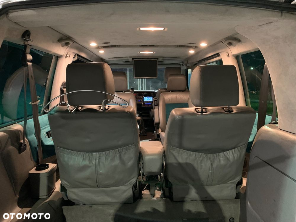 Volkswagen Caravelle - 20