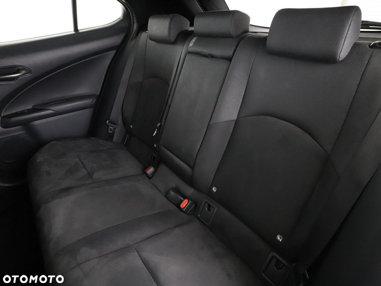 Lexus UX 250h Elegance 2WD - 17