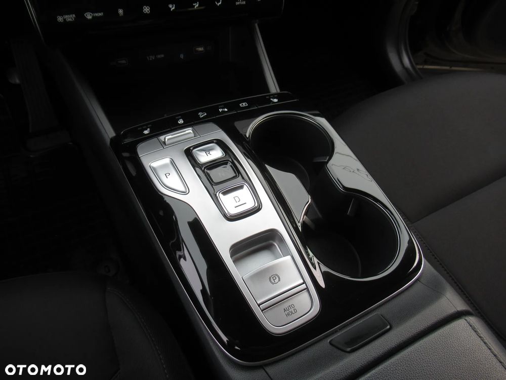 Hyundai Tucson 1.6 T-GDi HEV Executive 2WD - 19