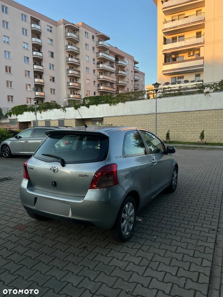 Toyota Yaris - 2