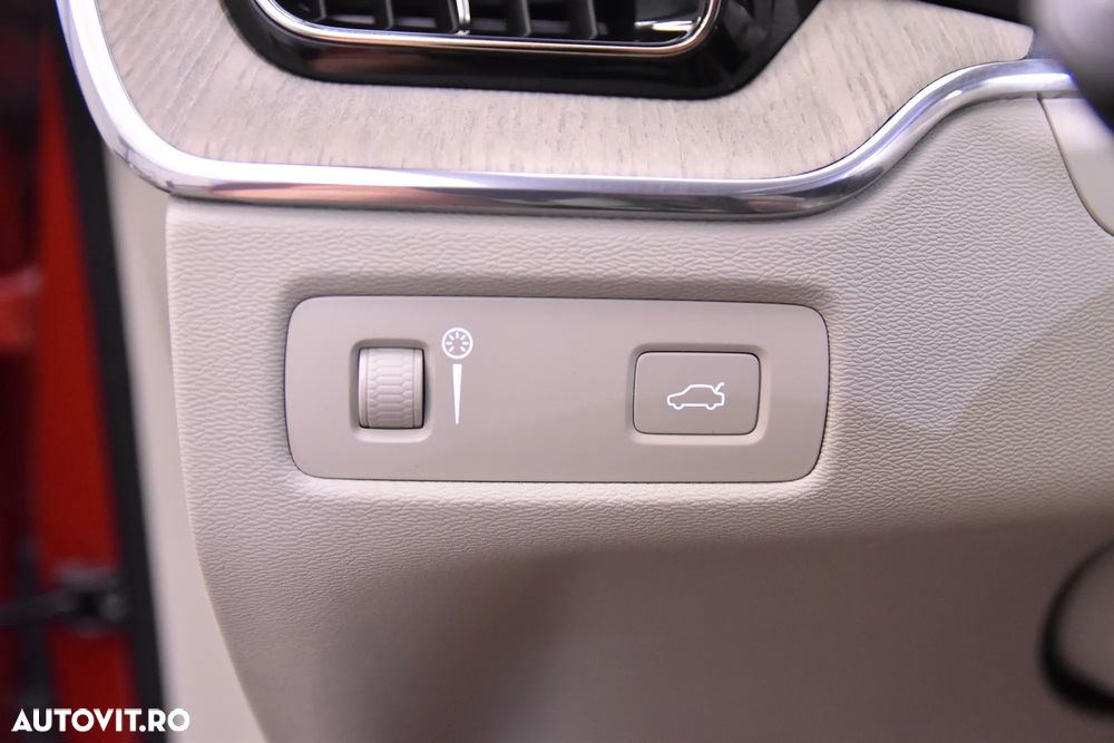 Volvo XC 60 B4 MHEV Inscription - 15
