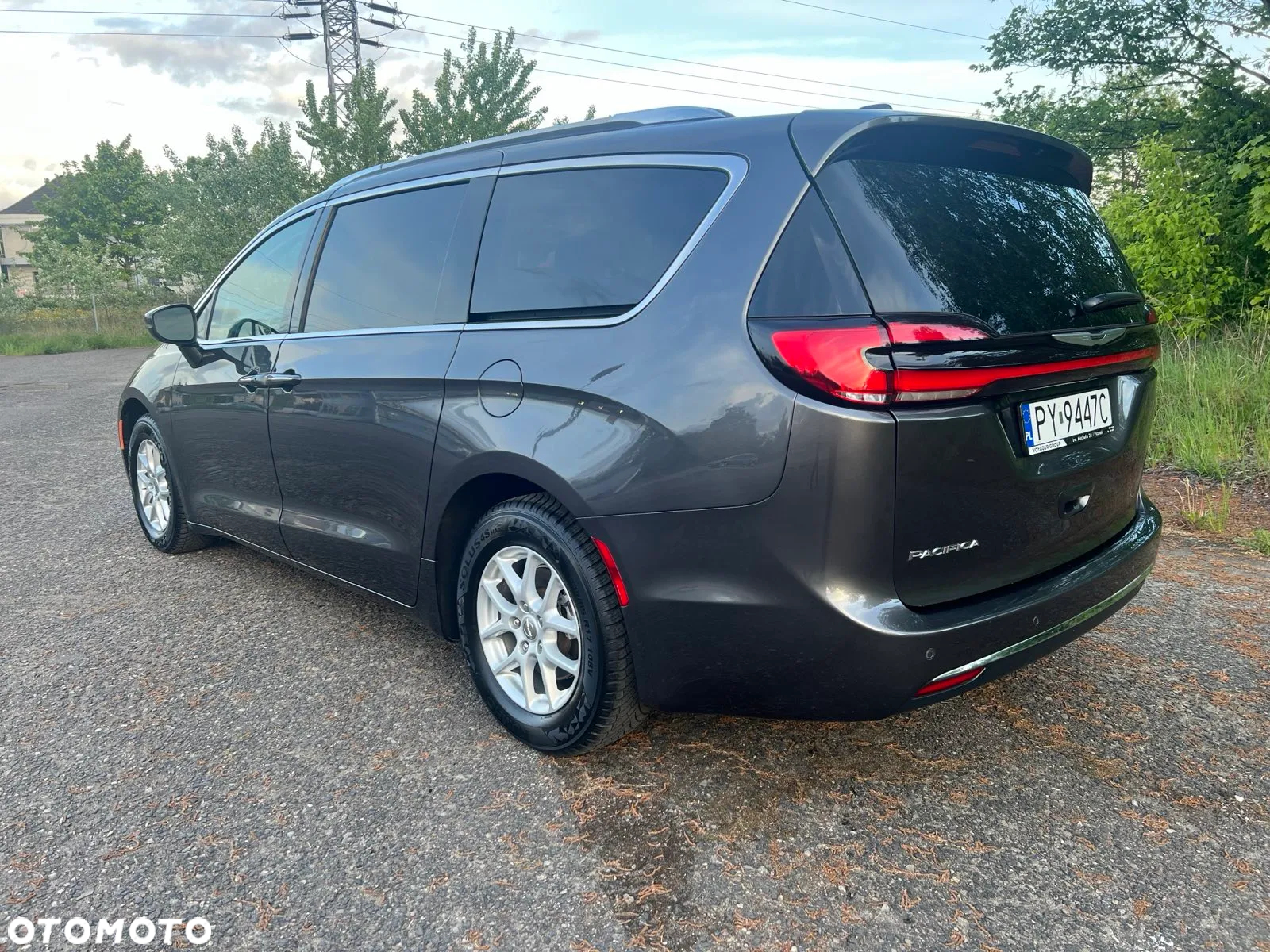 Chrysler Pacifica - 11