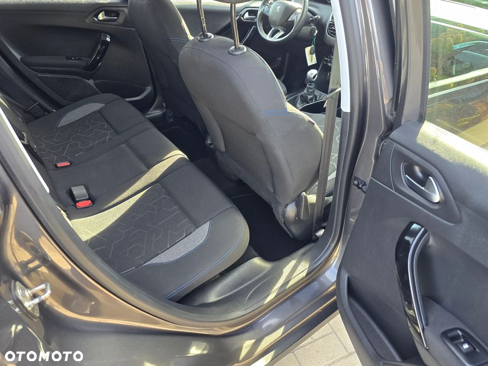 Peugeot 2008 - 10