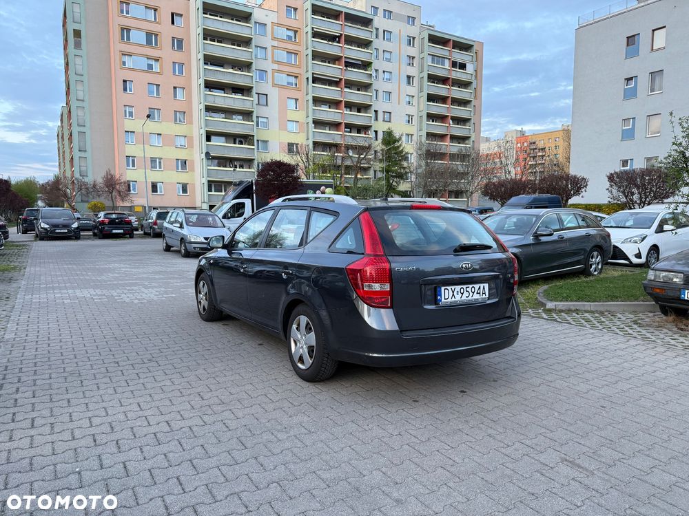 Kia Ceed 1.6 CVVT Dream-Team Edition - 31