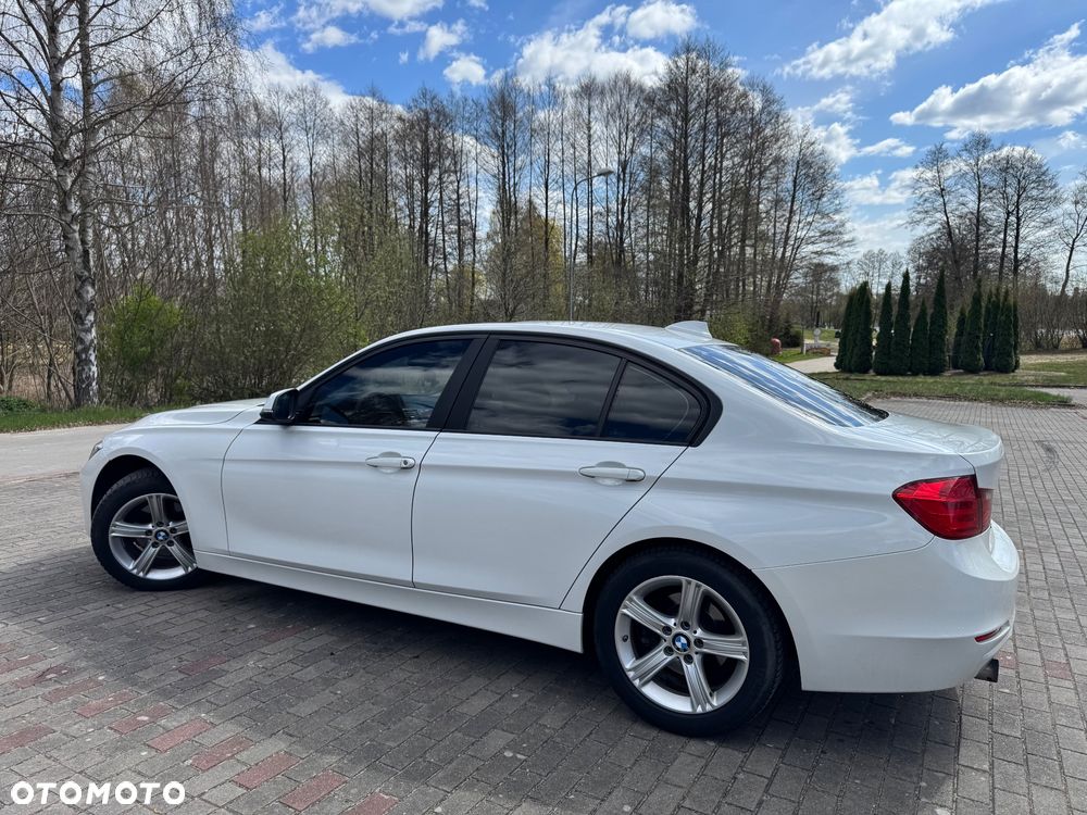 BMW Seria 3 320i - 1