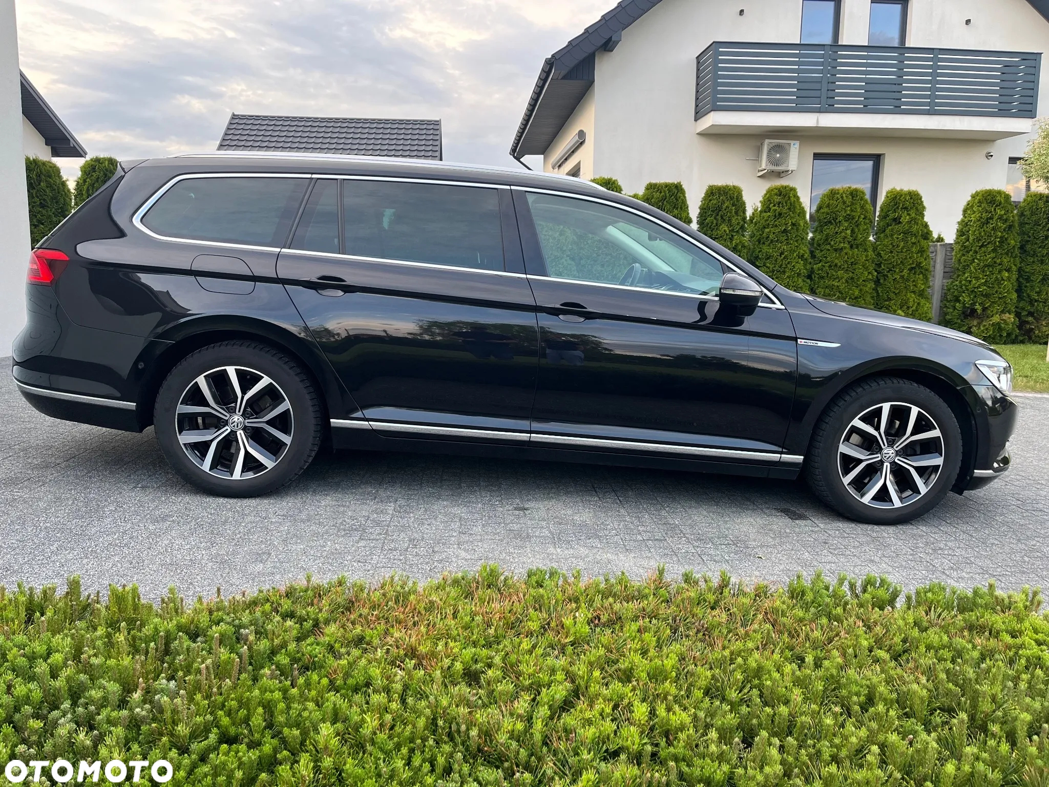 Volkswagen Passat Variant 2.0 TDI SCR 4Motion DSG Highline - 4