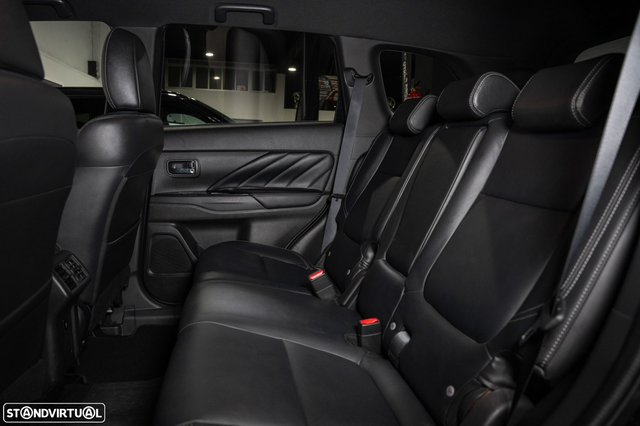 Mitsubishi Outlander 2.4 PHEV Instyle - 22