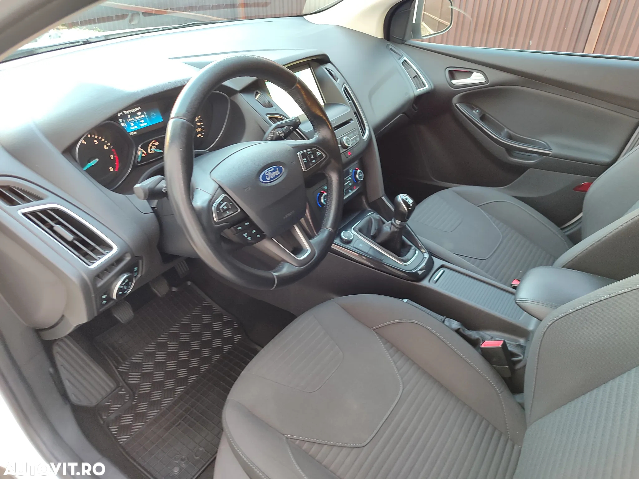 Ford Focus 1.0 EcoBoost Start-Stopp-System COOL&CONNECT DESIGN - 13