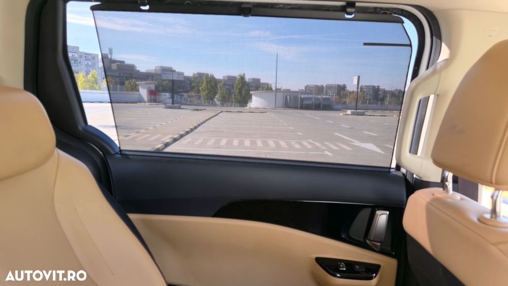 Kia Carnival - 28