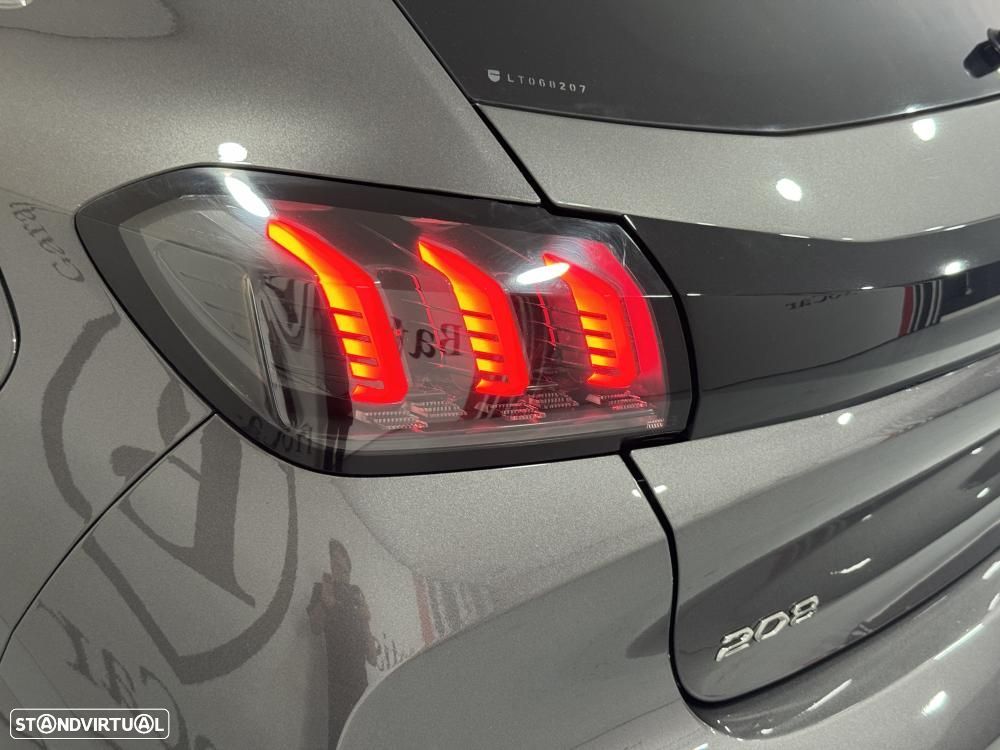 Peugeot 208 1.2 PureTech Allure EAT8 - 21