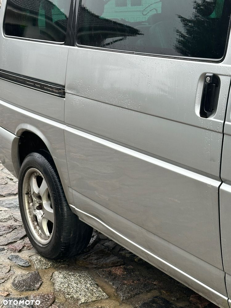 Volkswagen Caravelle - 17