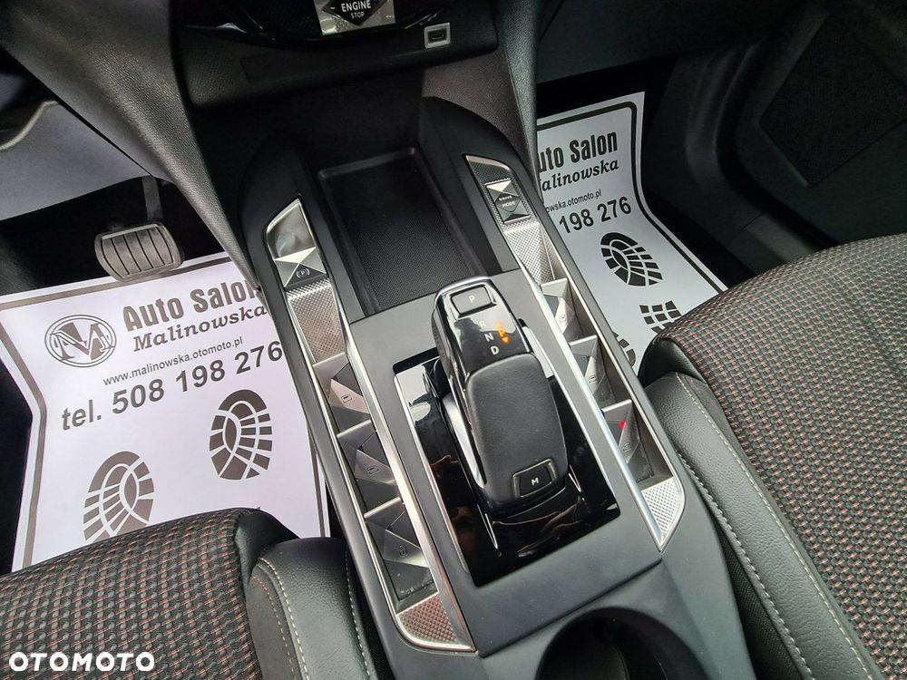 DS Automobiles DS 3 Crossback 1.2 PureTech Performance Line + - 28