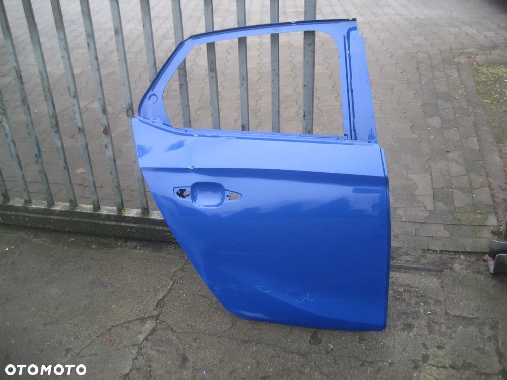 opel corsa f 19-24r drzwi tył prawe uszkodzone