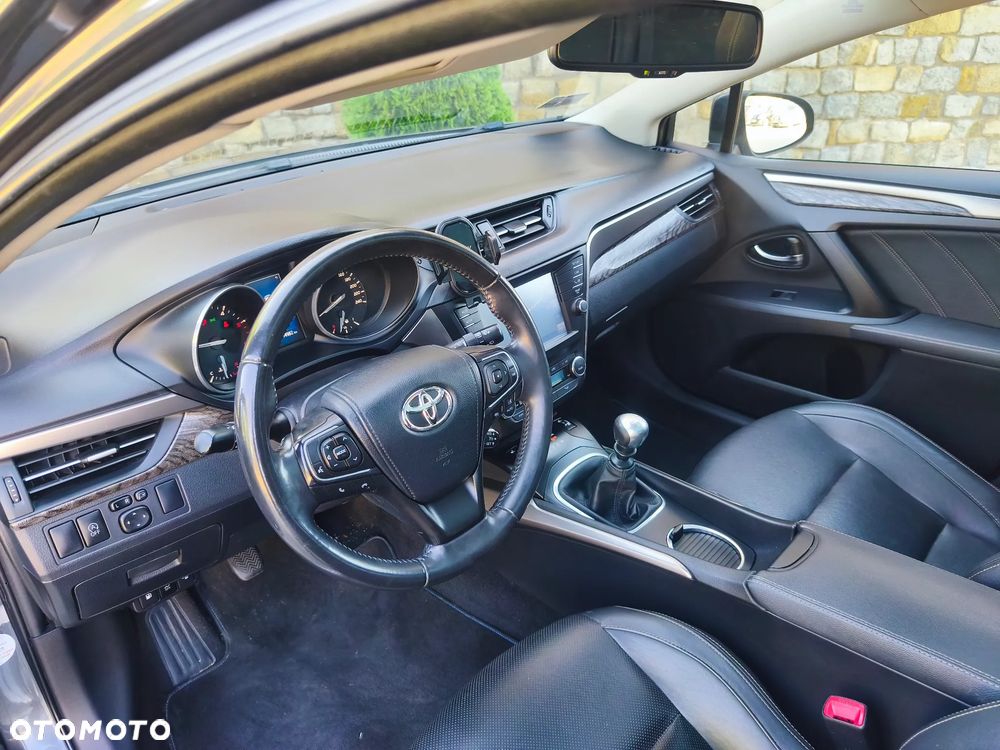 Toyota Avensis - 26