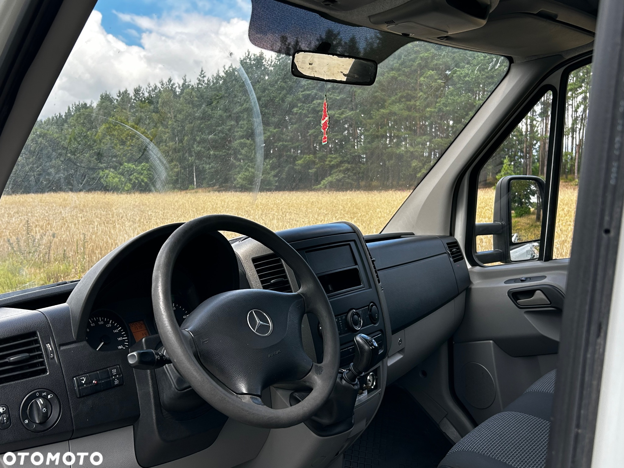Mercedes-Benz Sprinter - 15