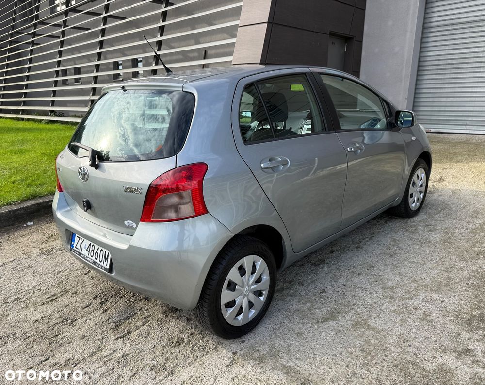 Toyota Yaris 1.0 Luna A/C - 12