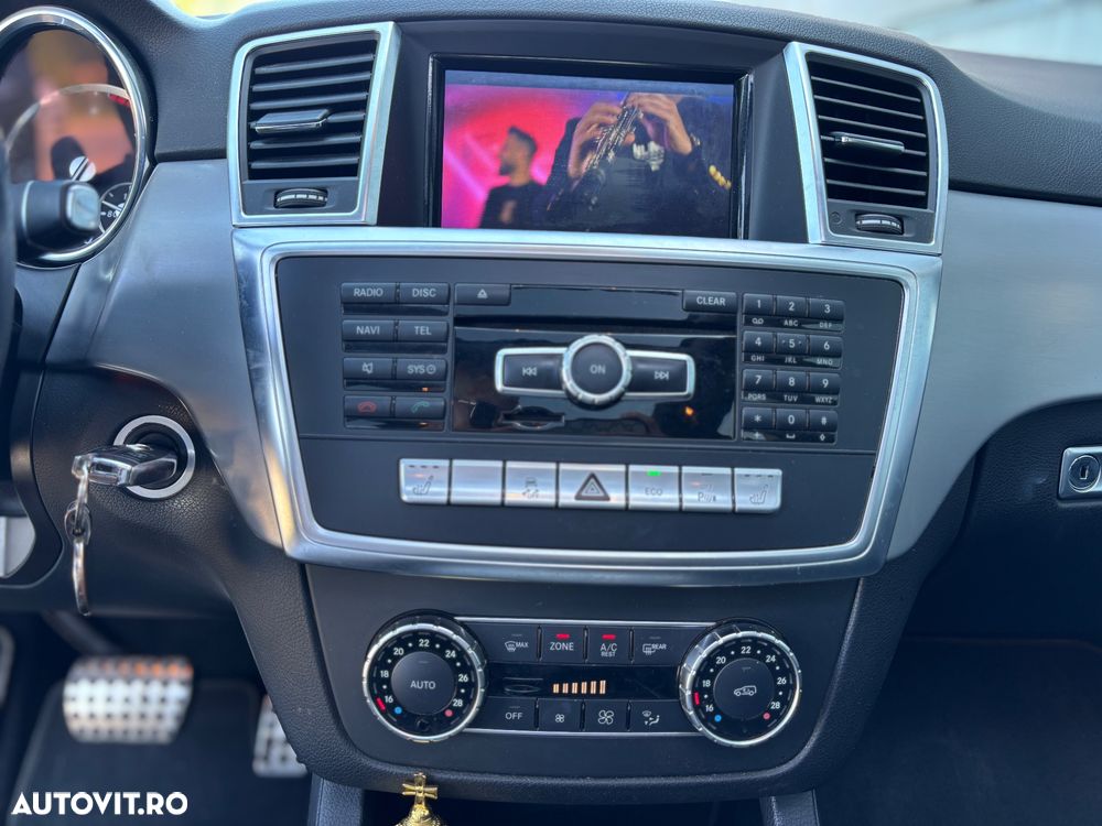 Mercedes-Benz ML 350 BlueTec 4MATIC Aut - 13