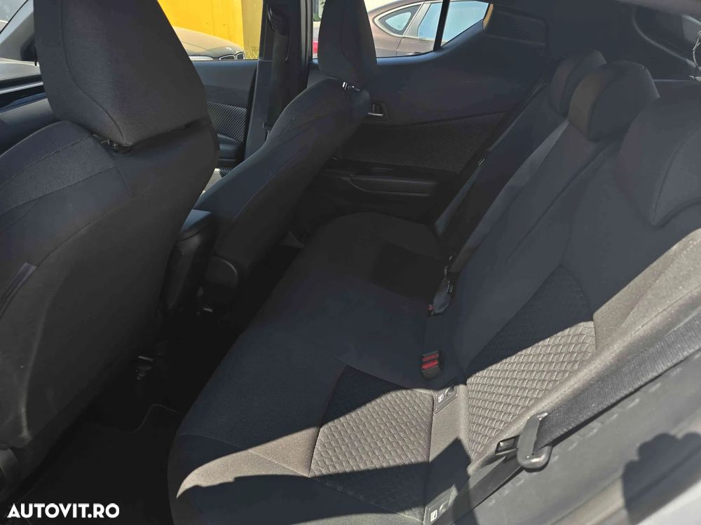 Toyota C-HR - 10