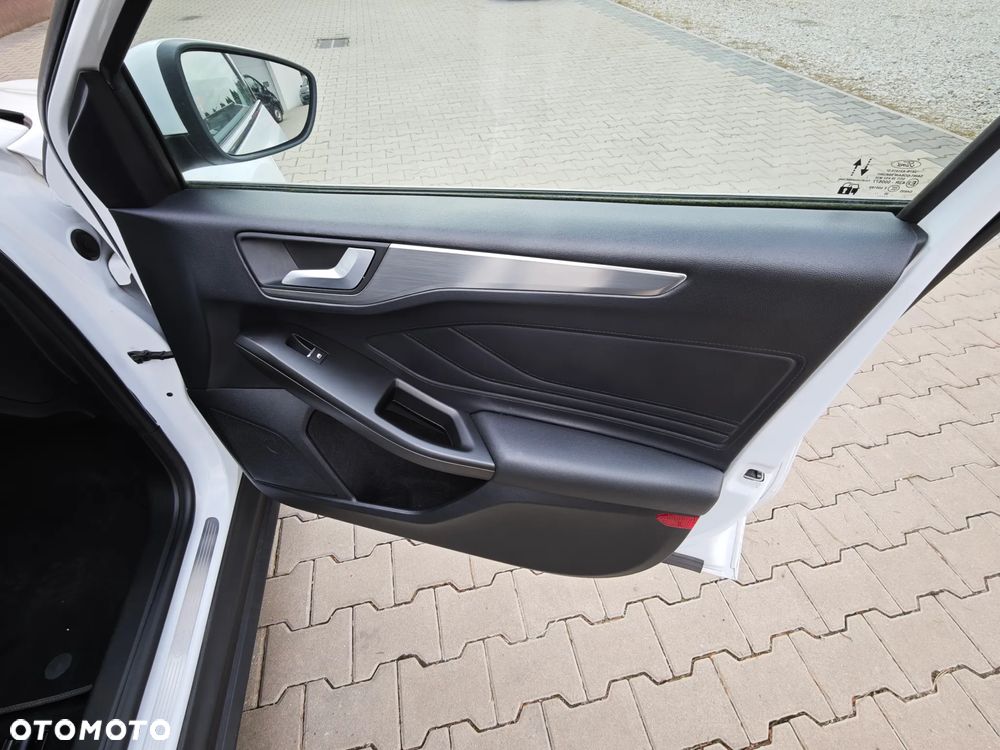 Ford Focus 1.5 EcoBlue STart-Stopp-System TITANIUM X - 18