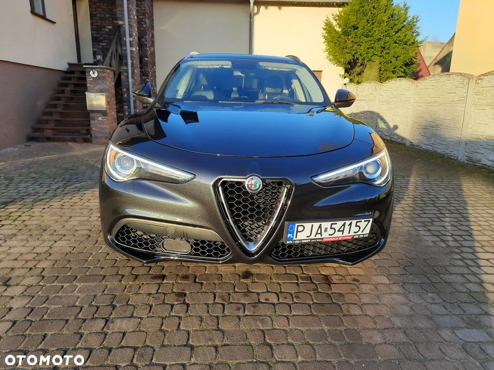 Alfa Romeo Stelvio 2.0 Turbo 16V AT8-Q4 Executive - 4
