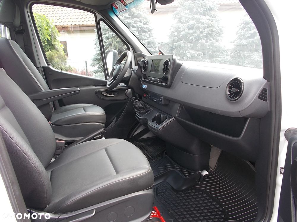 Mercedes-Benz Sprinter - 19