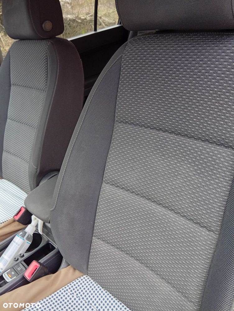 Volkswagen Touran ver-2-0-tdi-bmt-comfortline - 10