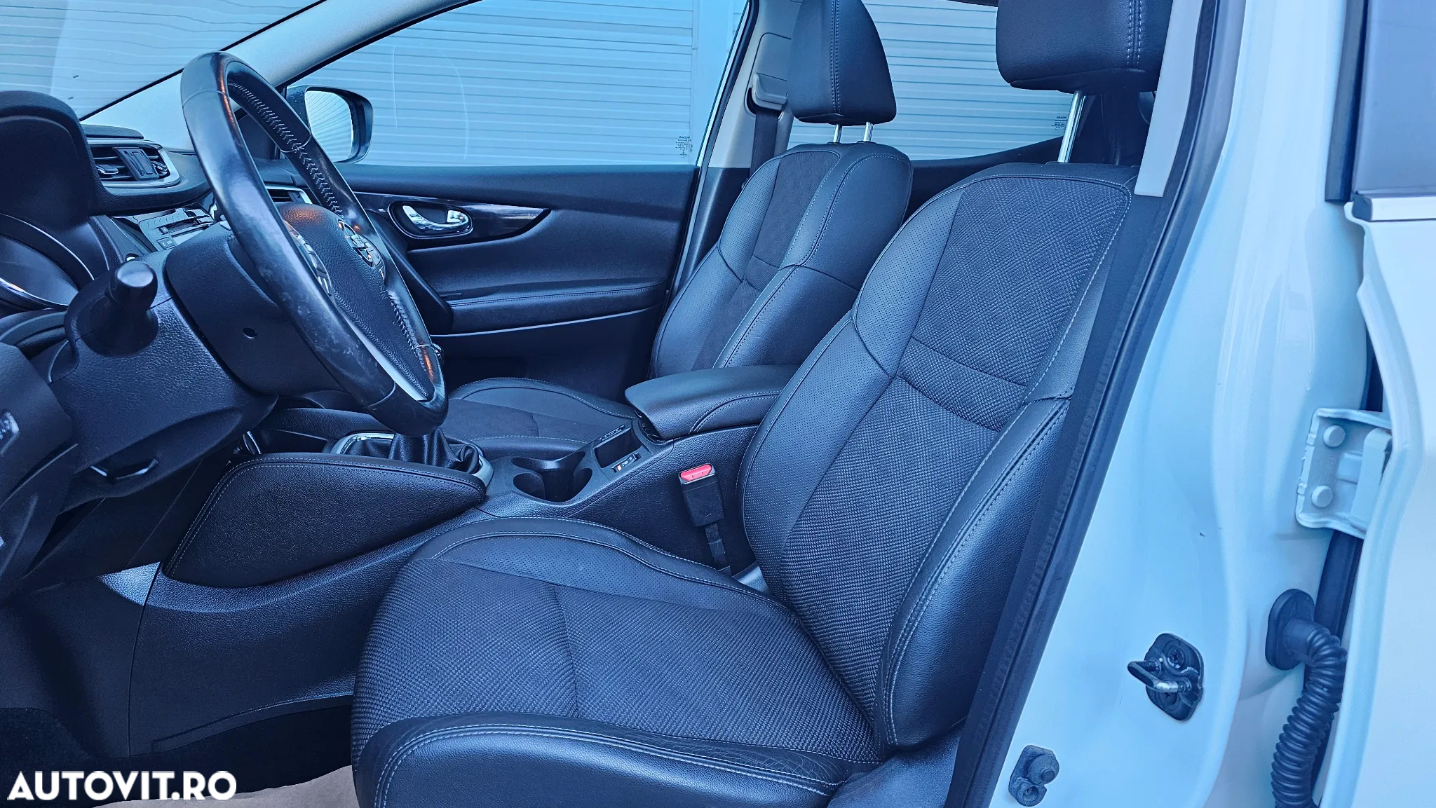 Nissan Qashqai 1.6 DCI 4 x 4 DPF Start/Stop tekna - 10