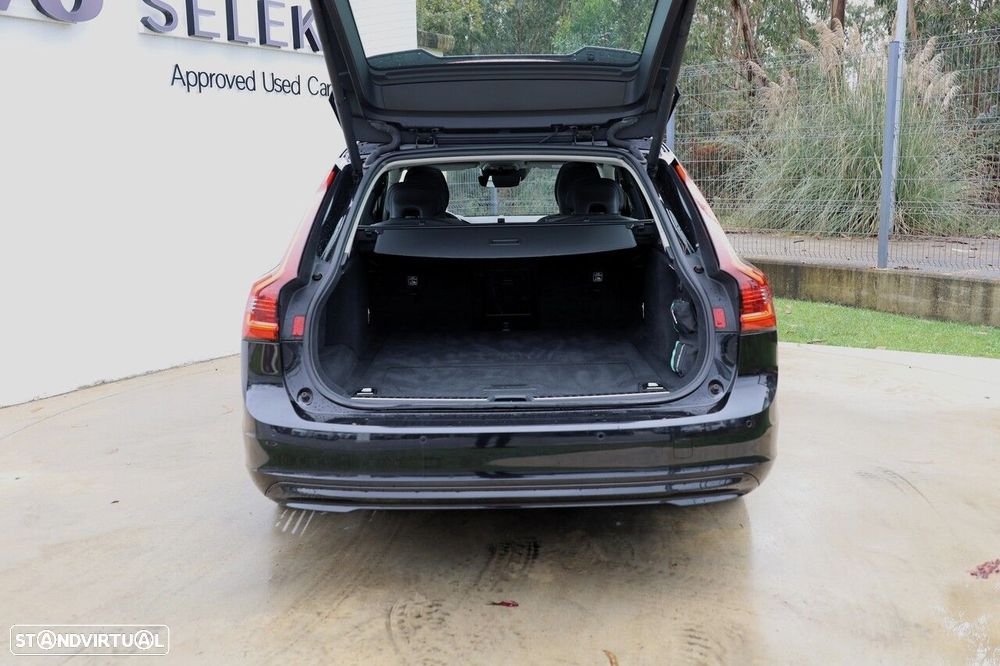 Volvo V90 2.0 D4 Momentum Plus Geartronic - 4