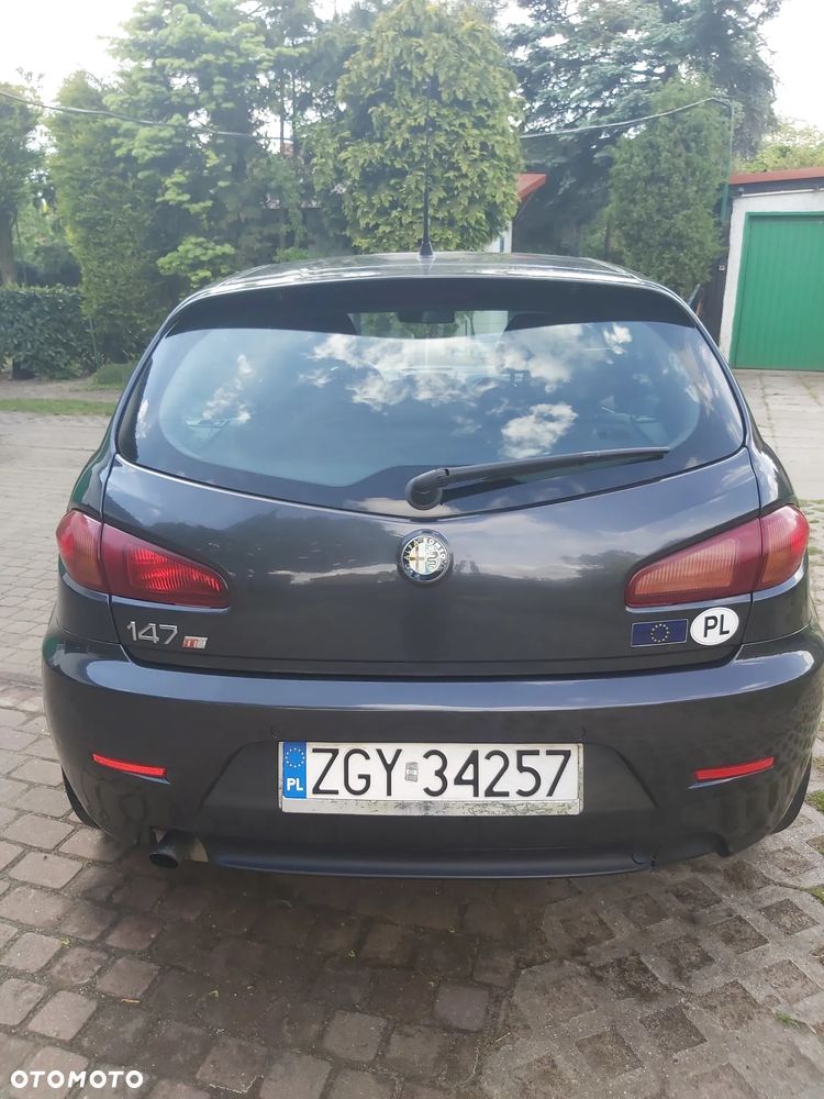 Alfa Romeo 147 1.9 JTD 16V Progress - 4