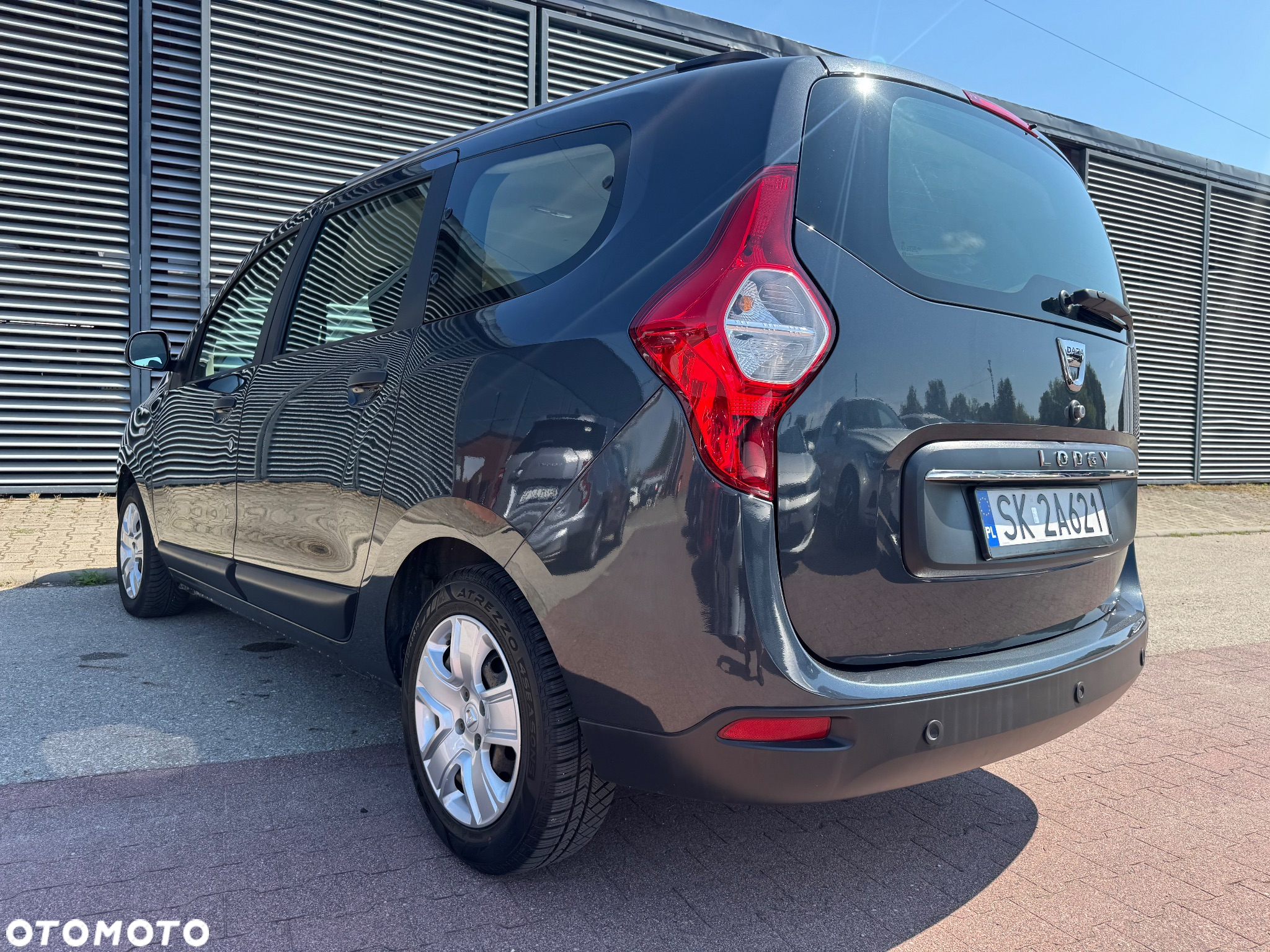 Dacia Lodgy 1.3 TCe Laureate S&S - 14