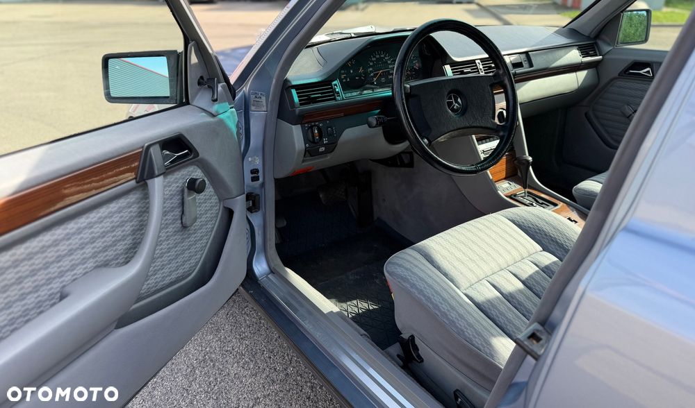 Mercedes-Benz W124 (1984-1993) - 26