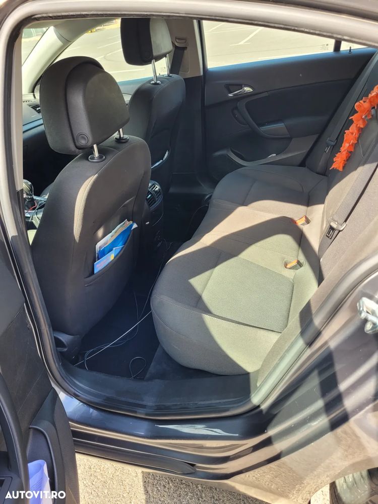 Opel Insignia 2.0 CDTI - 10