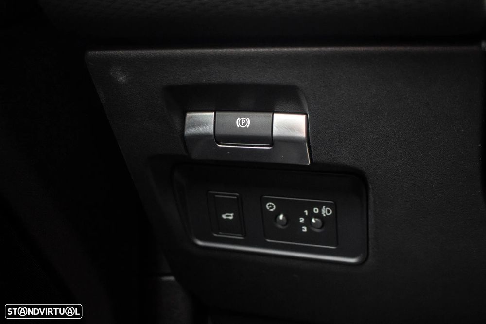 Land Rover Range Rover Evoque 2.0 D240 AWD Auto - 23