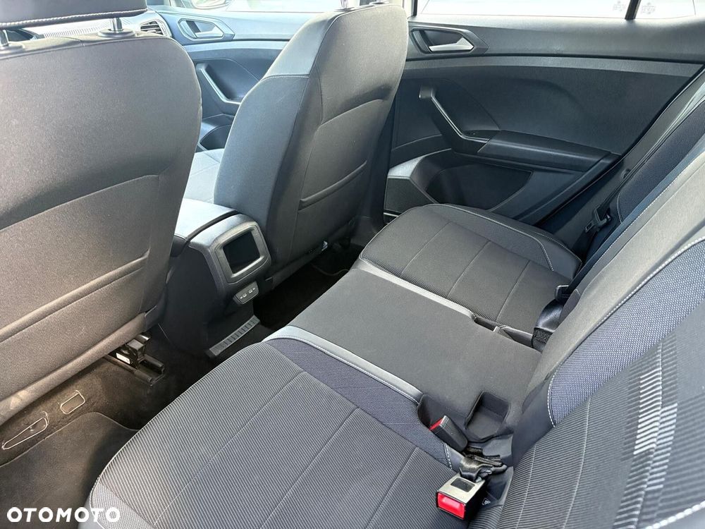 Volkswagen T-Cross - 24