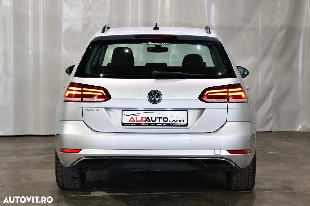 Volkswagen Golf 1.6 TDI SCR Comfortline - 38