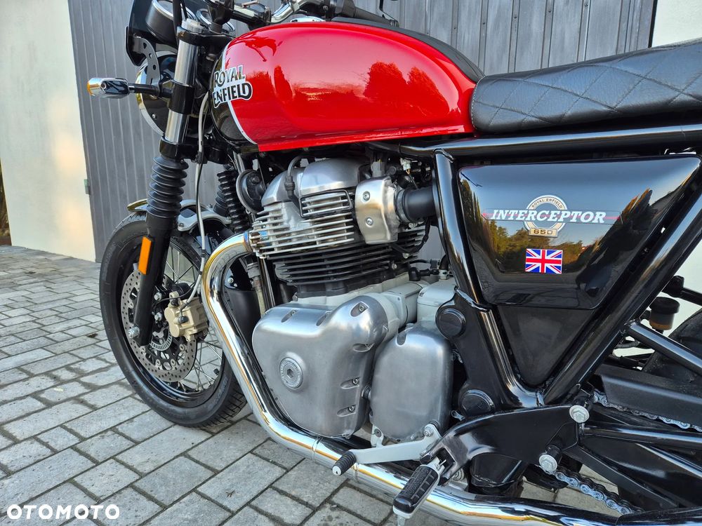 Royal Enfield Interceptor - 16