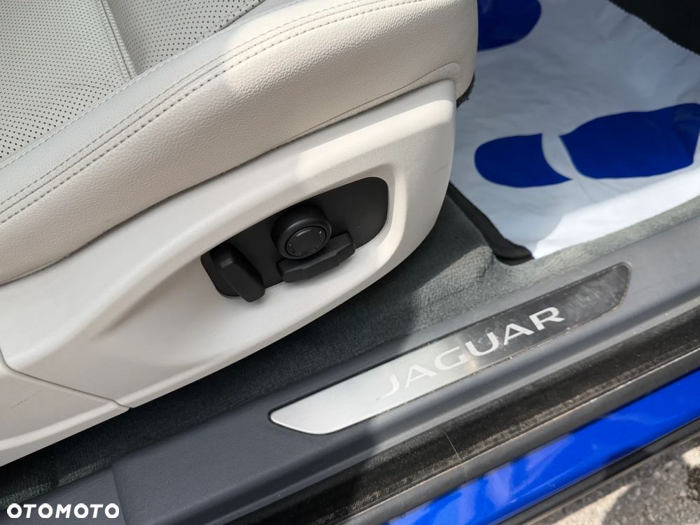 Jaguar E-Pace 2.0 i4P AWD SE - 14