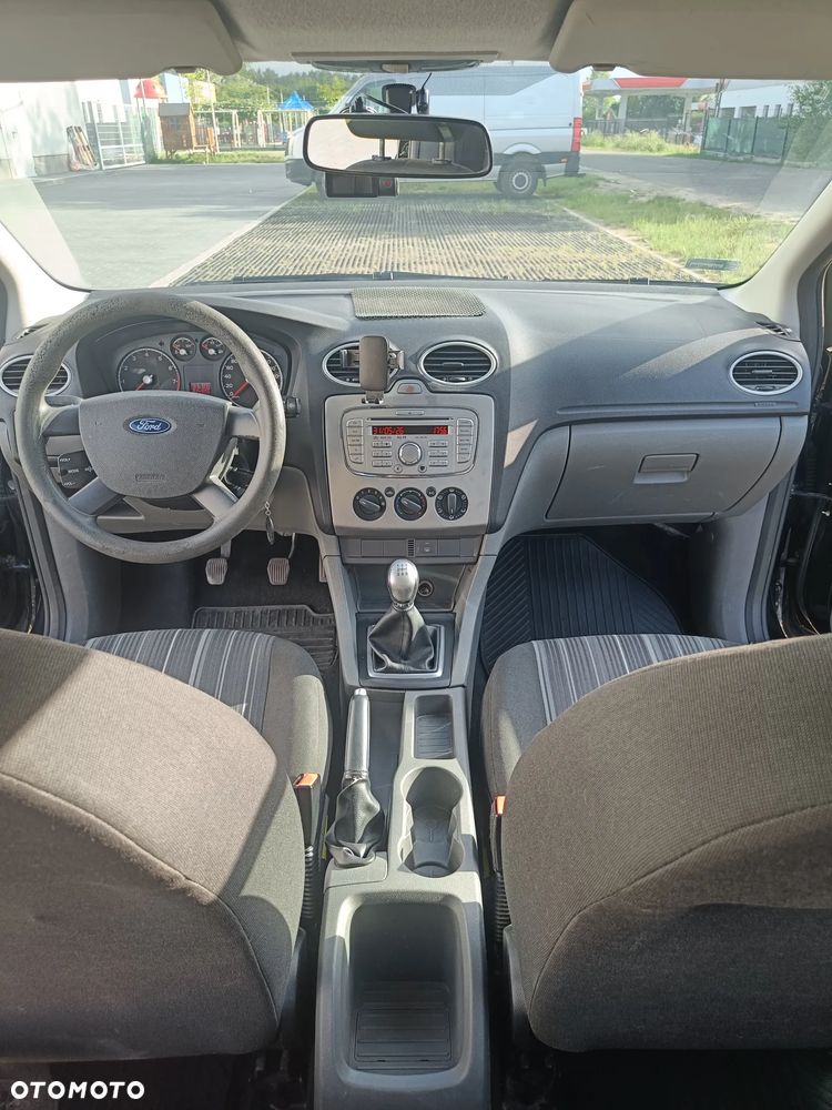 Ford Focus 1.6 Ambiente - 18