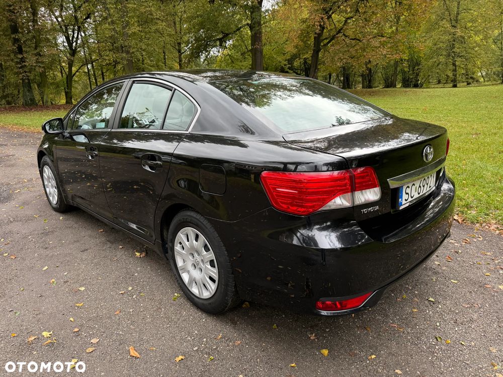 Toyota Avensis 1.6 Luna - 12