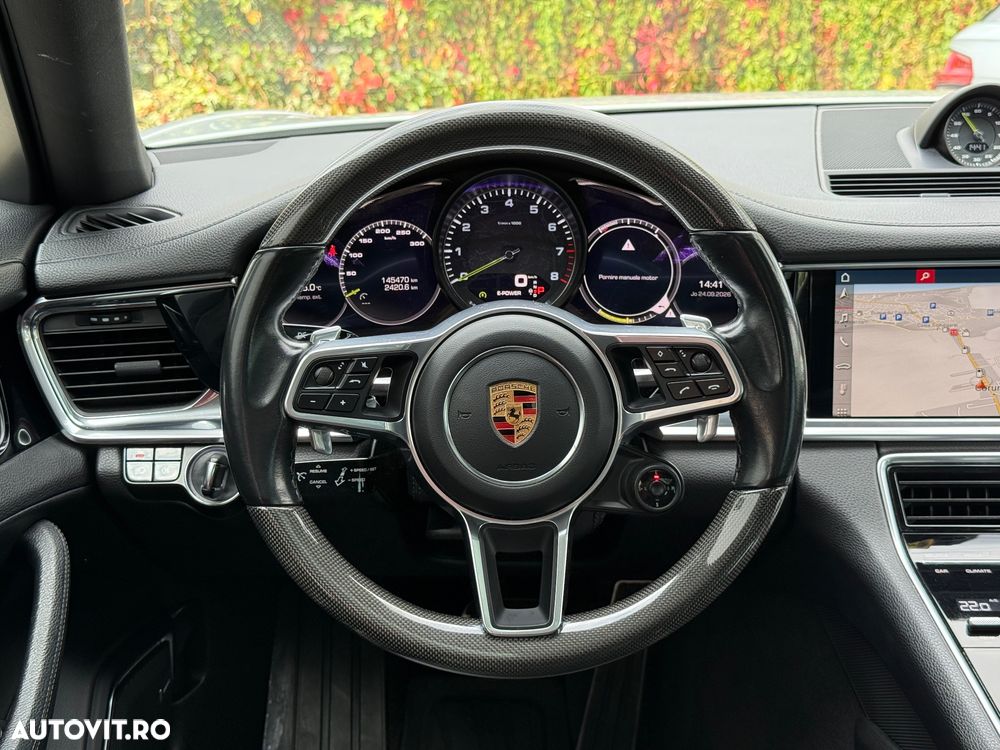 Porsche Panamera 4 - 29